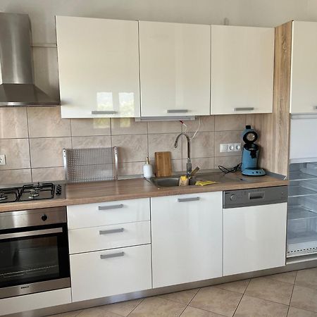 Seaview Apartments Lagetar Kastel Novi Luaran gambar